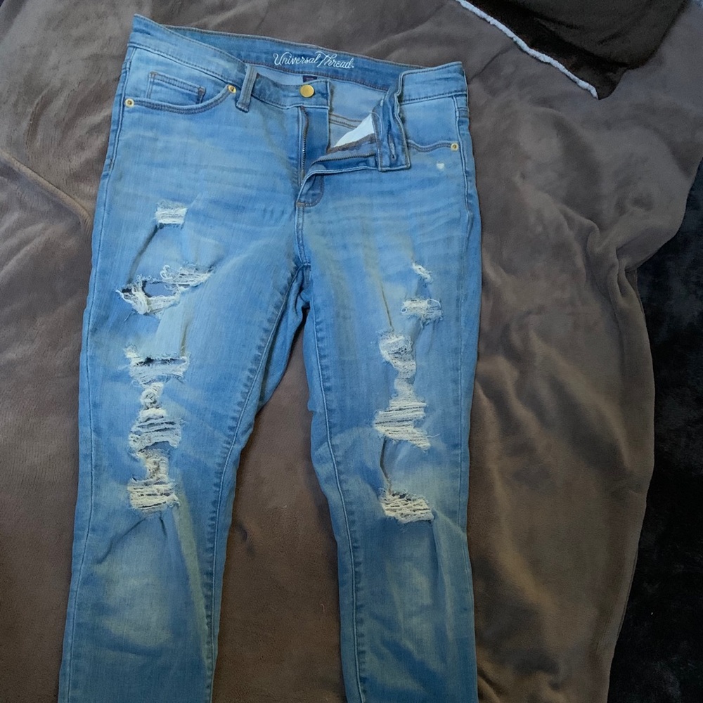 Ripped Skinny Jeans